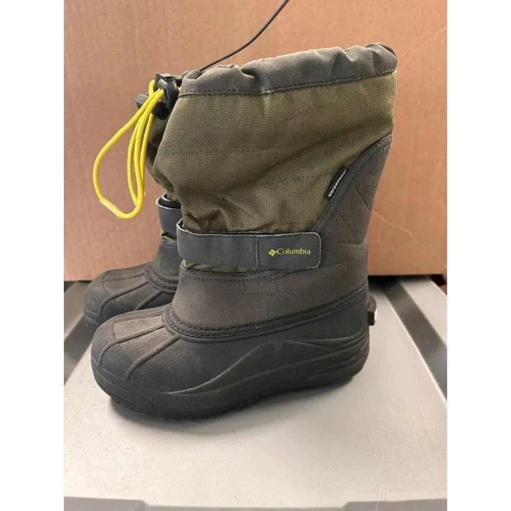 Columbia Kids size 2 Waterproof Winter Snow Boots